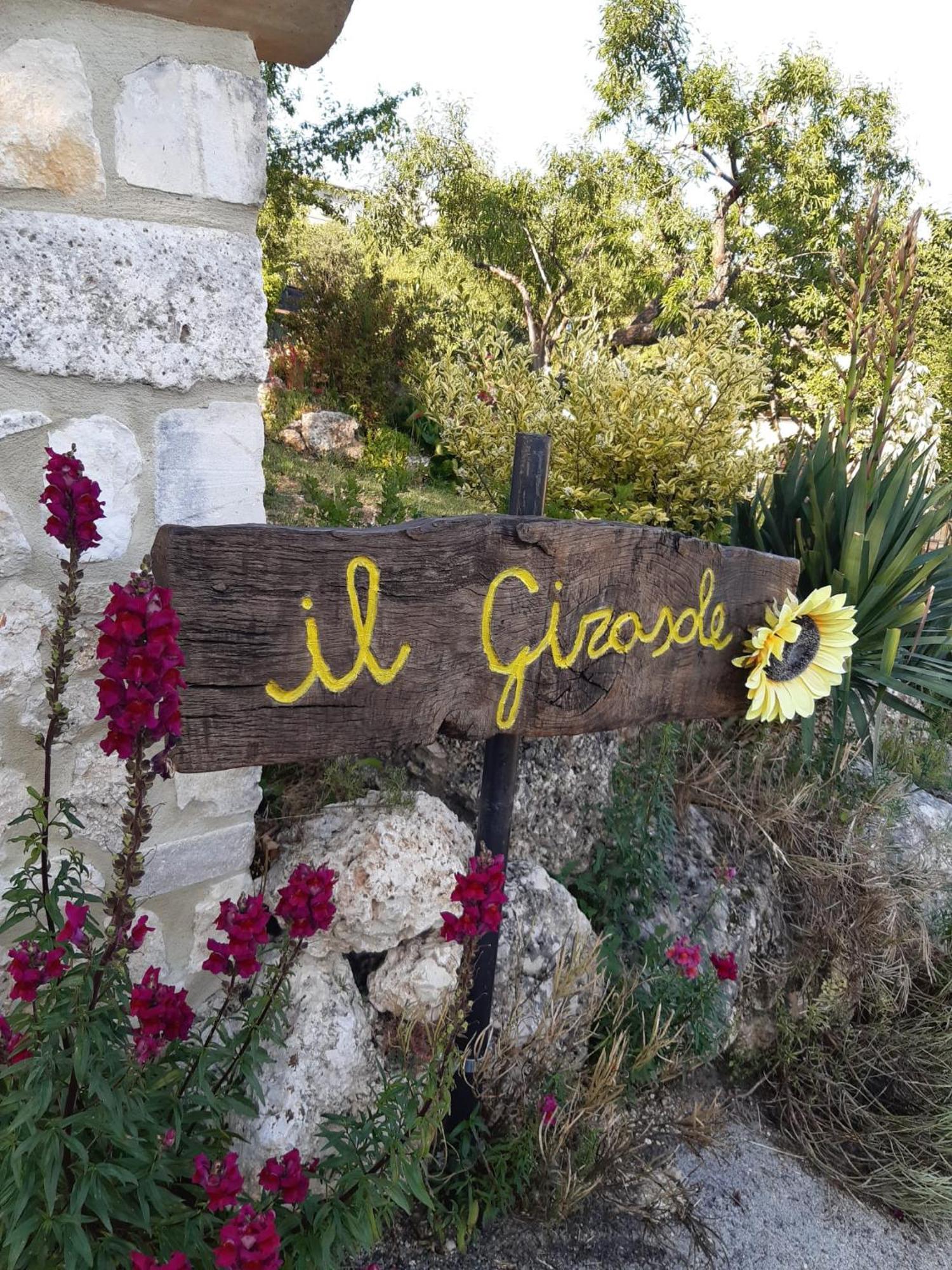 Il Girasole Bed & Breakfast Castelvecchio Calvisio Exterior photo